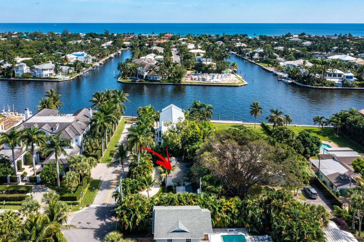 Opportunity to rent two bungalows in the exclusive Palm Trail area of Delray Beach.
