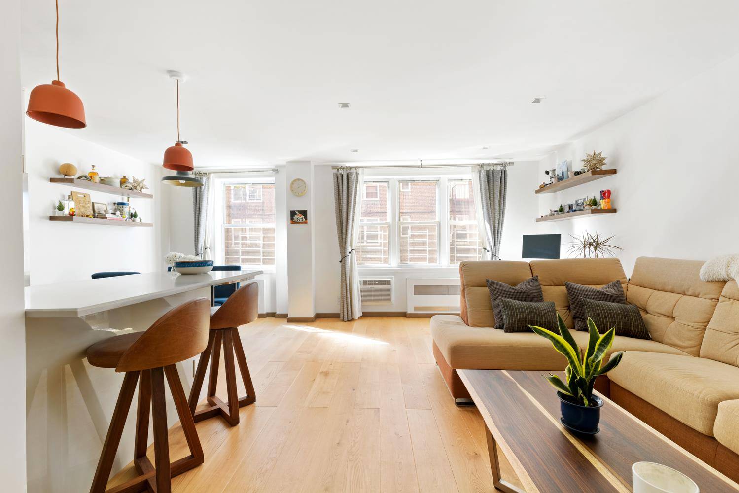 This large, sunny, and stylish one bedroom in the heart of Ditmas Park underwent an extraordinarily thoughtful gut renovation in 2018.