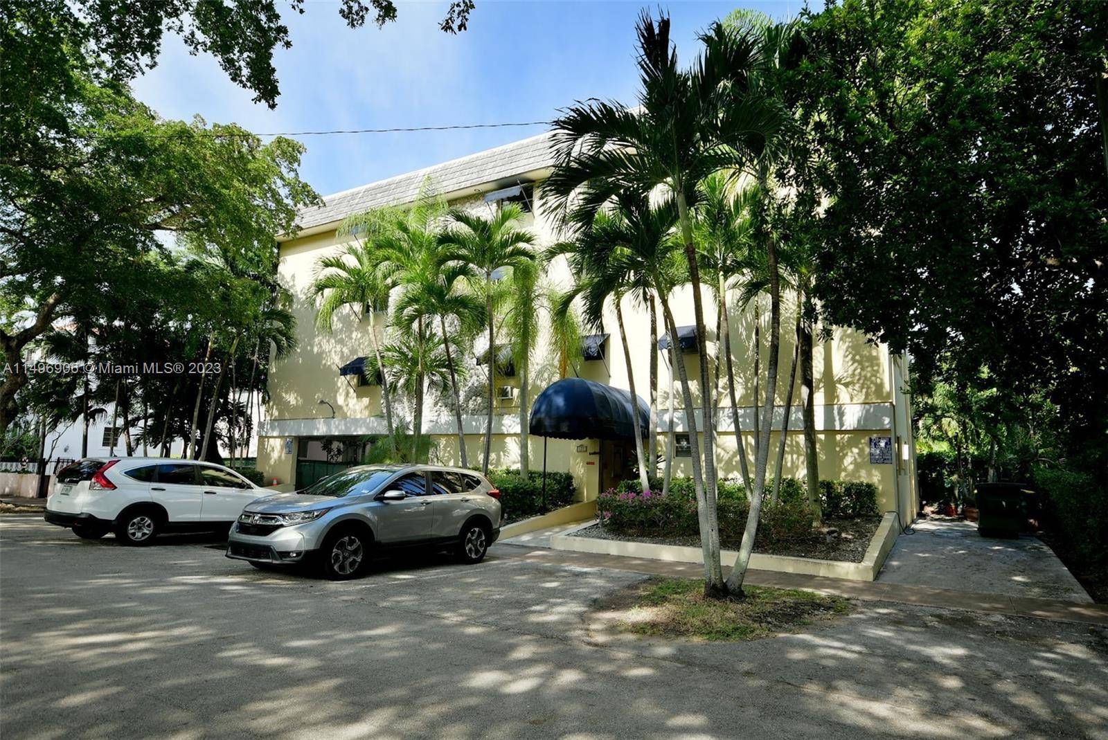 Enjoy the tranquility and privacy of this 1bed 1bath updated apartment in the heart of Coral Gables, blocks aways from Miracle Mile, near University of Miami, a short distance from ...