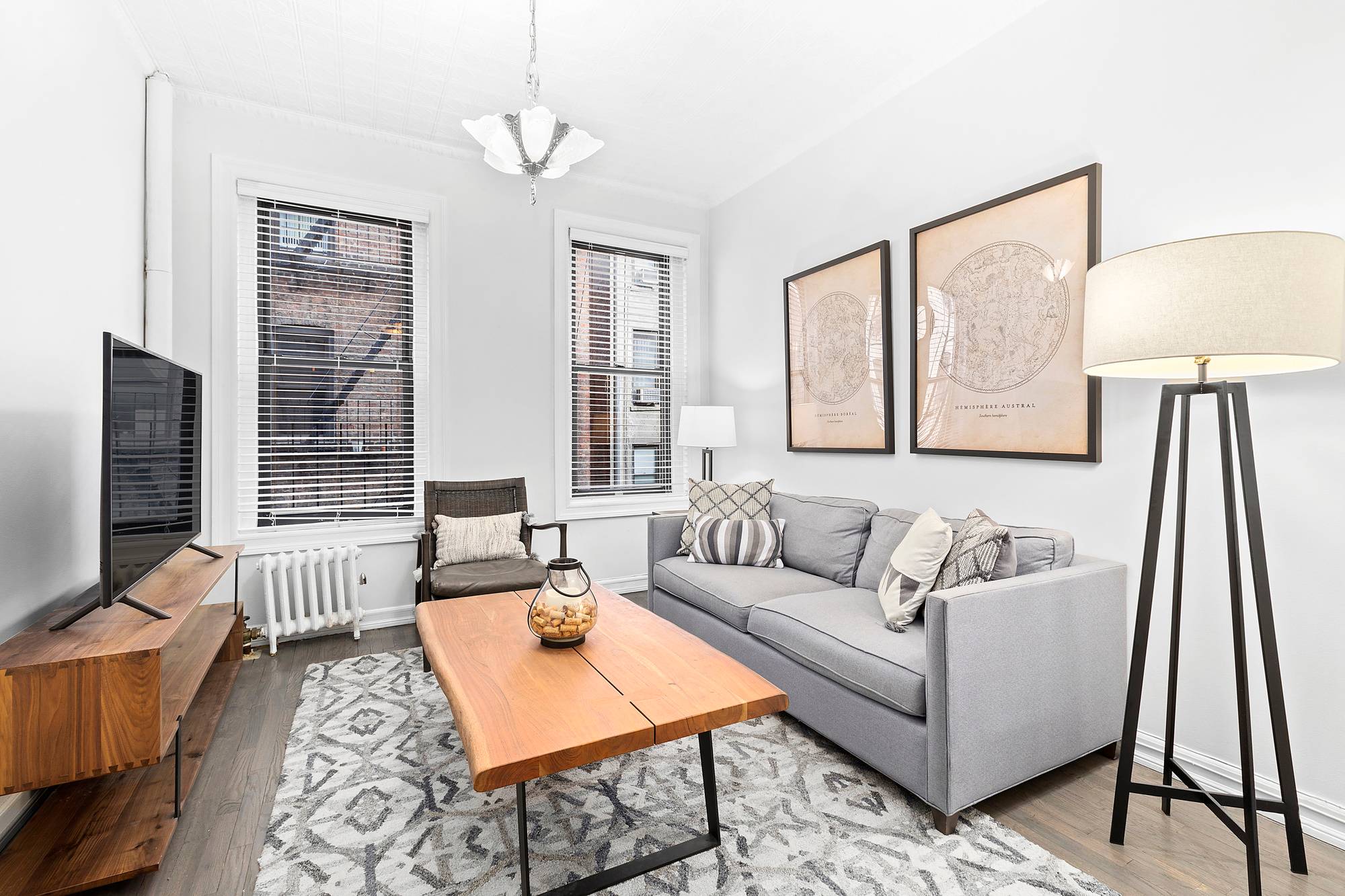 PURCHASE CASH ONLY ! 131 Thompson Street, 3C is a cozy two bed apartment in an Elevator Building located on a quiet street in Soho, minutes away from the best ...