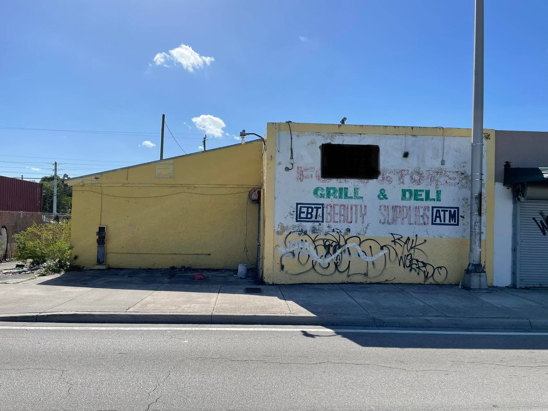 Stand alone retail property in Miami great opportunity in hot developing area.