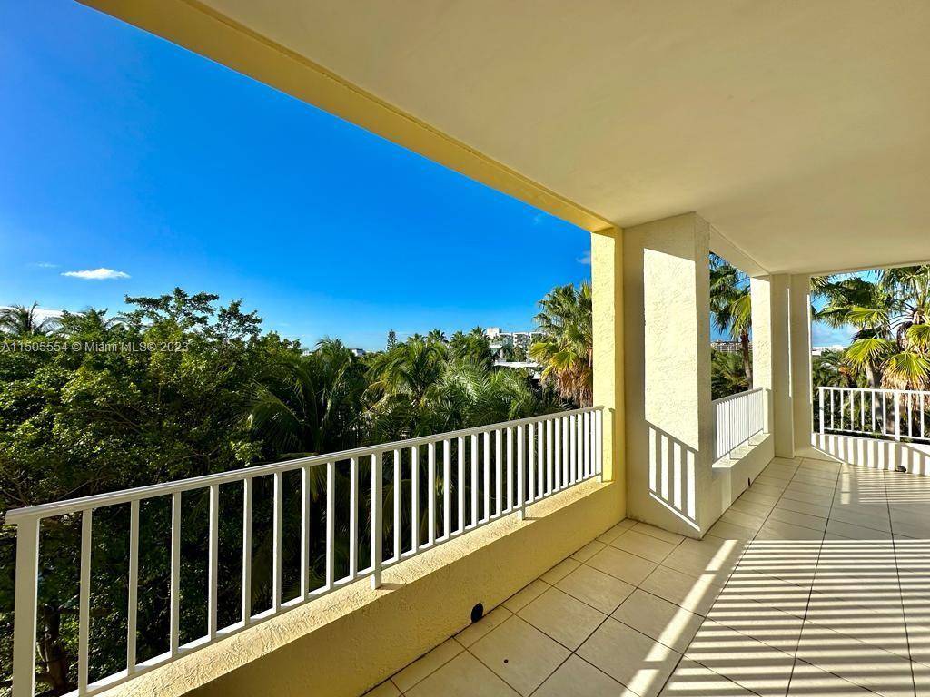 Bright and spacious unfurnished 2 Bed 2 Bath apartment at The Ocean Club in Key Biscayne.