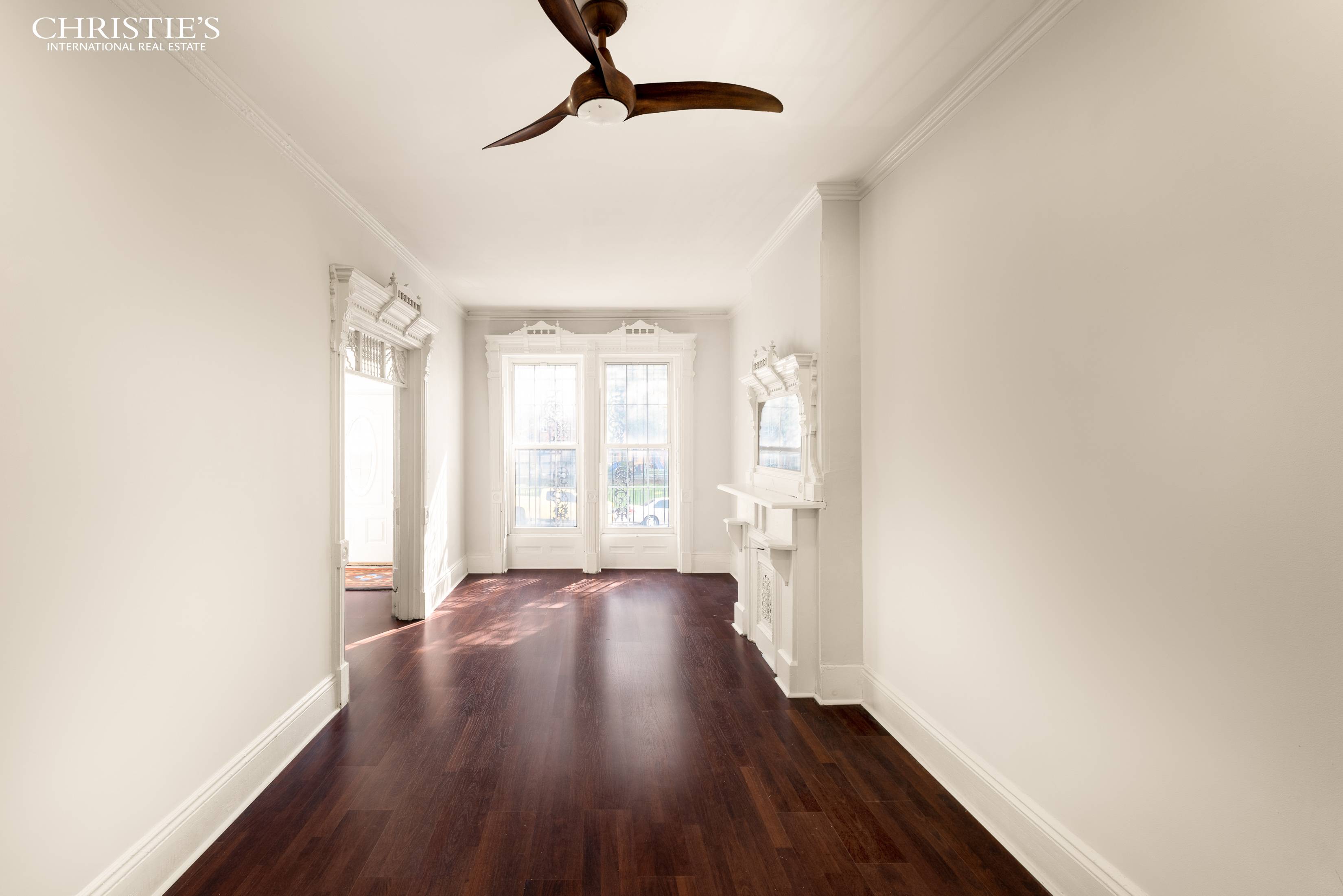 Live large in this renovated townhouse located in vibrant Crown Heights, one of Brooklyn's most exciting neighborhoods.