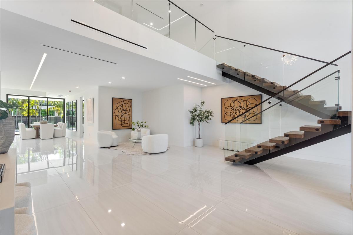Stairs -508 NE 9th Ave Ft. Lauderdale, F