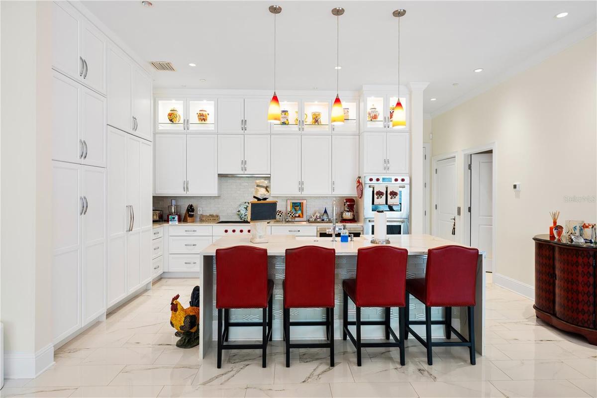 1 Palm Ter Kitchen