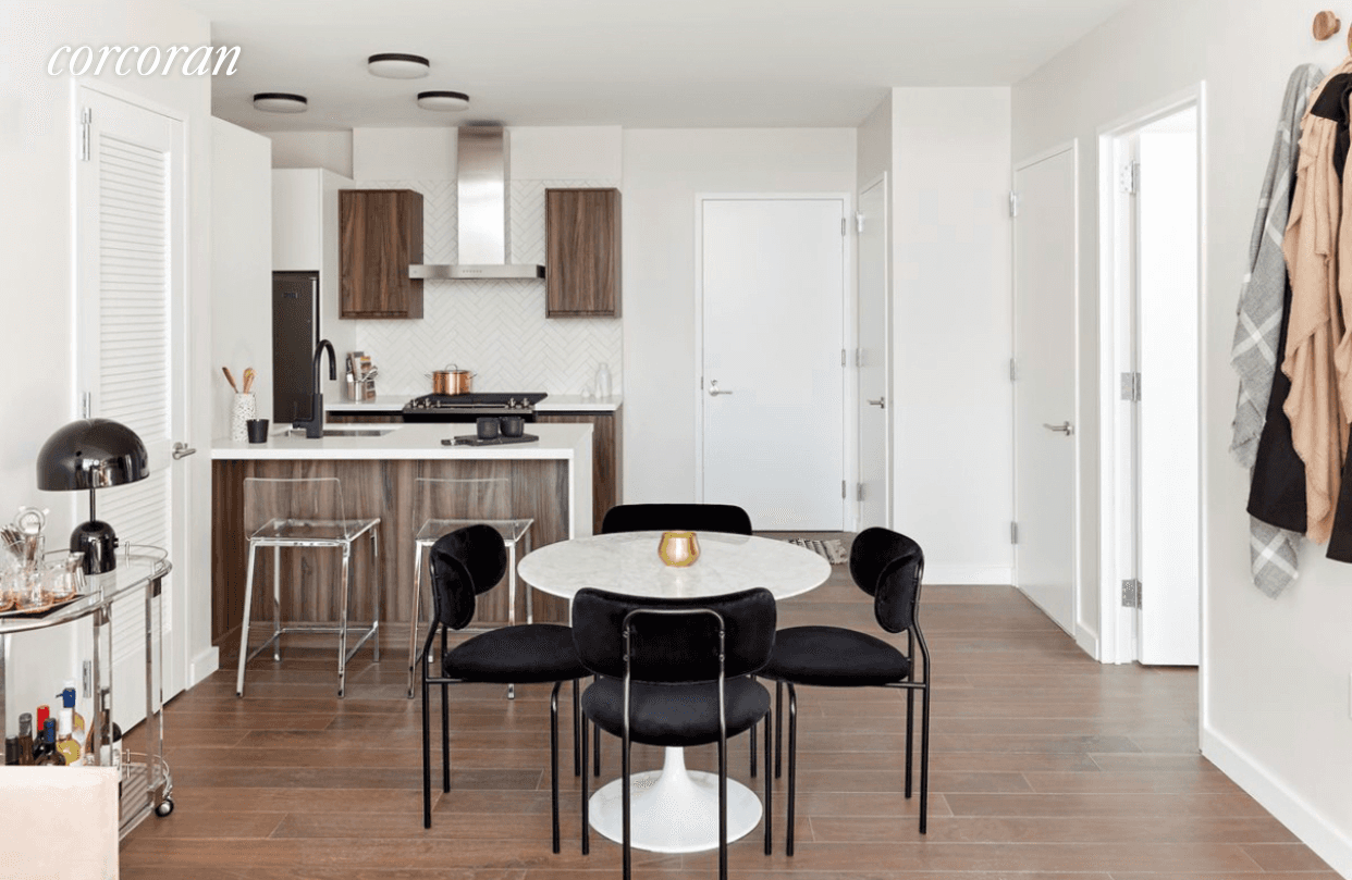 Contact us for Virtual Appointment TodayIsland KitchenOversized 1Bed With 11 Foot Ceilings with excellent closet spaceLoft like proportions, top tier finishes and Amenities.