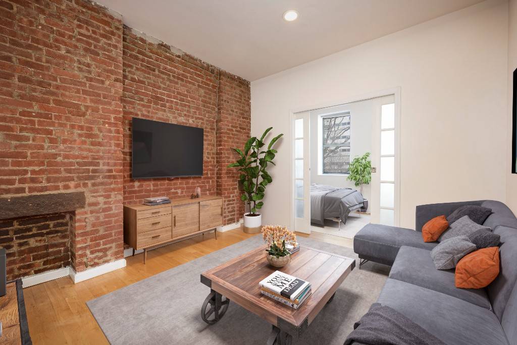 418 West 49th Street between 9th and 10th Avenue NEWLY RENOVATED 1 BEDROOM APARTMENT LAUNDRY IN BUILDING amp ; LIVE IN SUPER EASY ACCESS TO SUBWAYS !