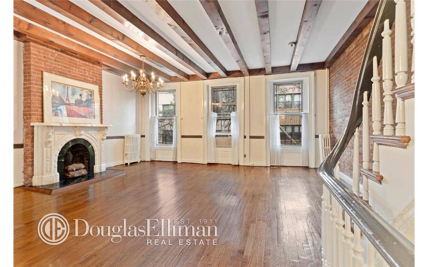 Absolutely lovely HOUSE LIKE Duplex in a gorgeous historic brick townhouse in Boerum Hill.
