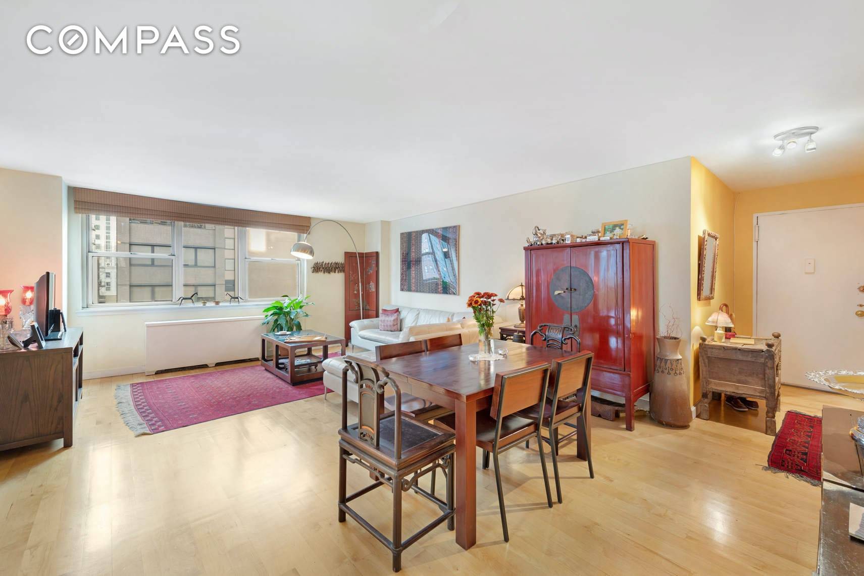 Must see ! Full service Condominium located in the heart of the upper East Side Midtown.
