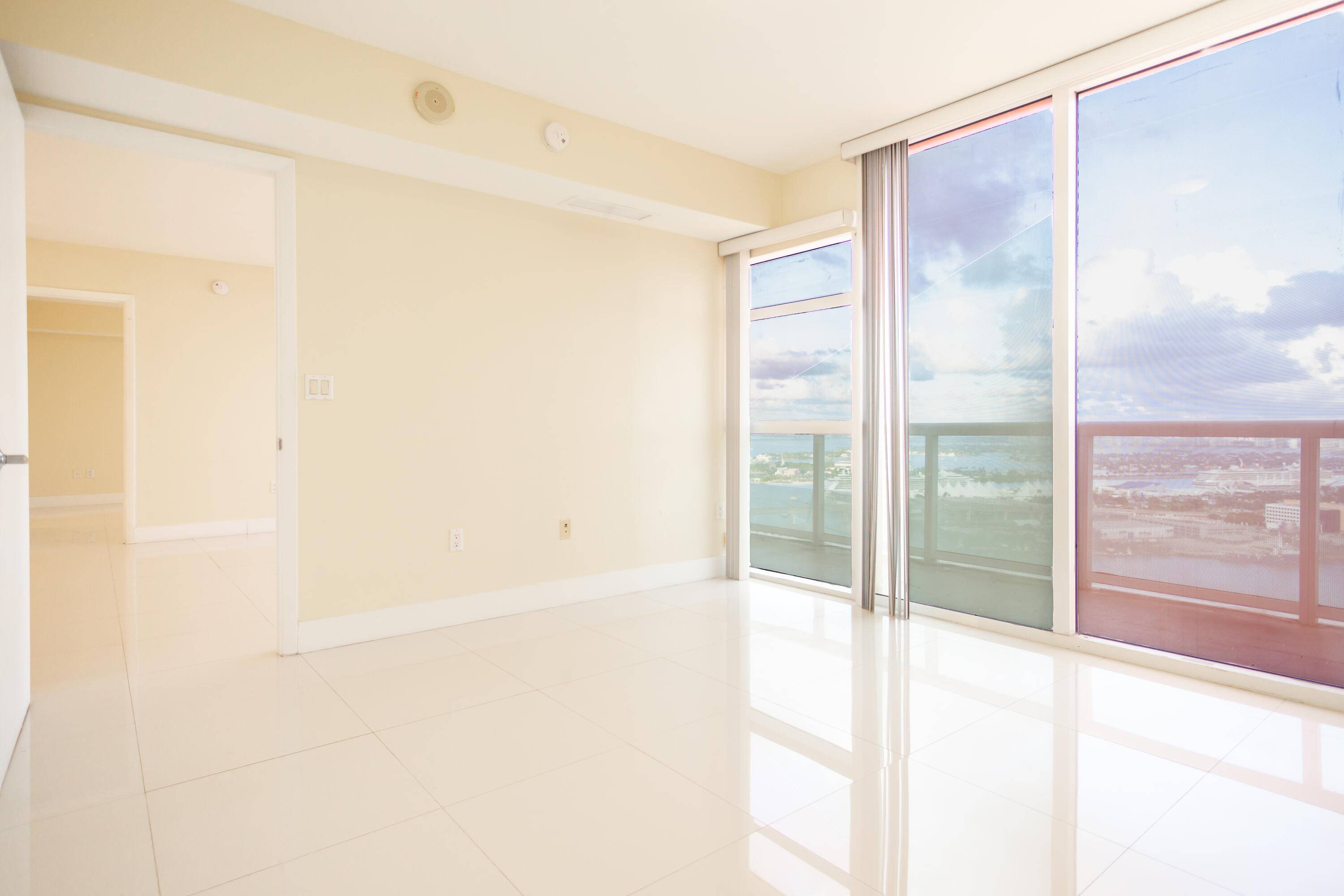 Beautiful 3 beds, 2 baths with a large balcony directly facing the bay and Miami's skyline.