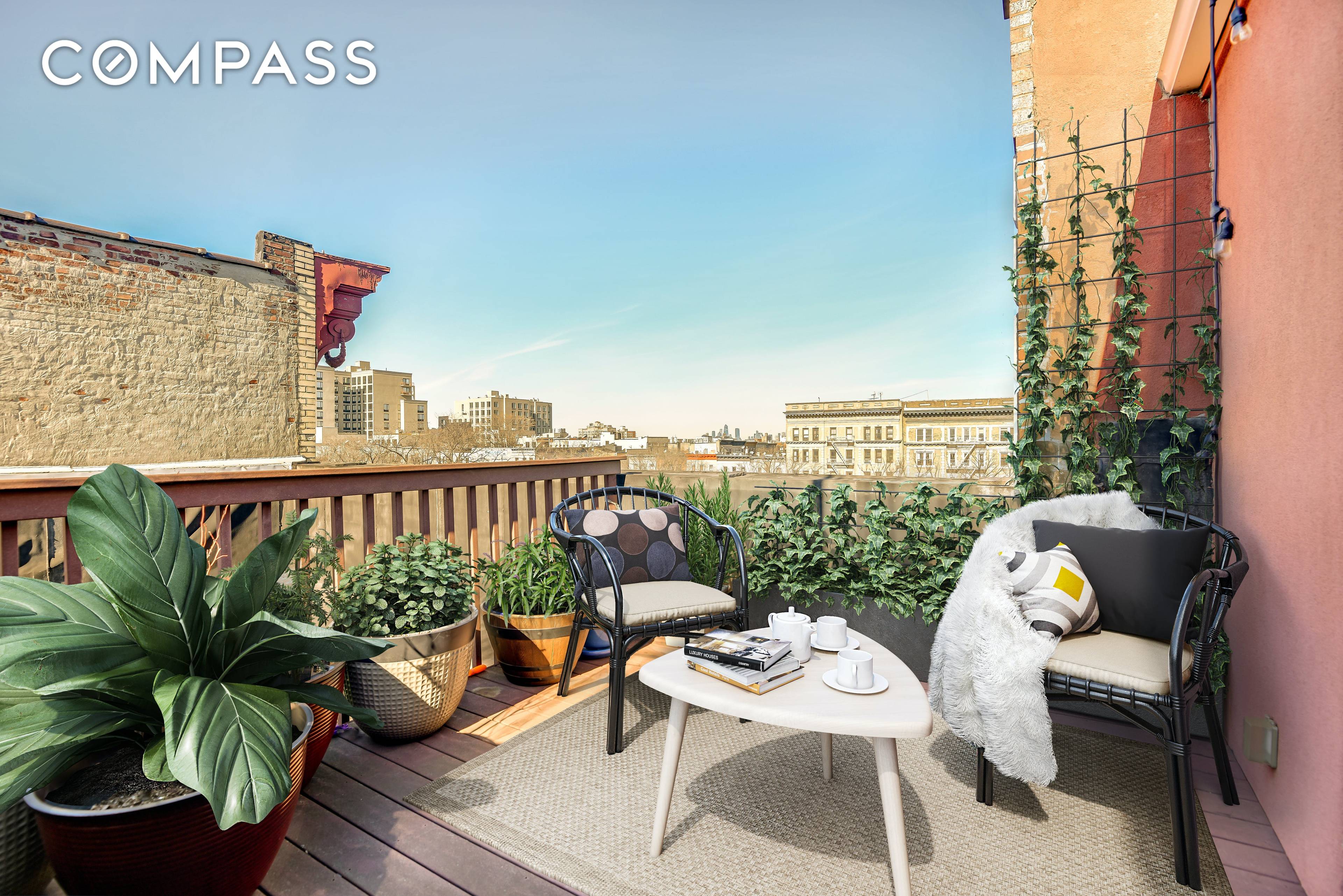 Penthouse 4F is located on the top floor of a boutique condominium on one of the most desirable streets in Brooklyn.