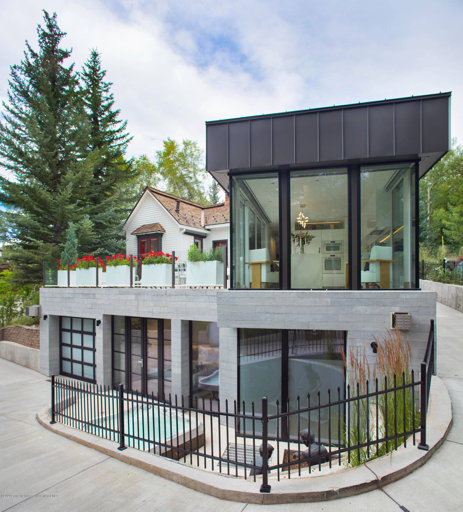 Take a step out of Aspen's storied history into a modern day masterpiece !