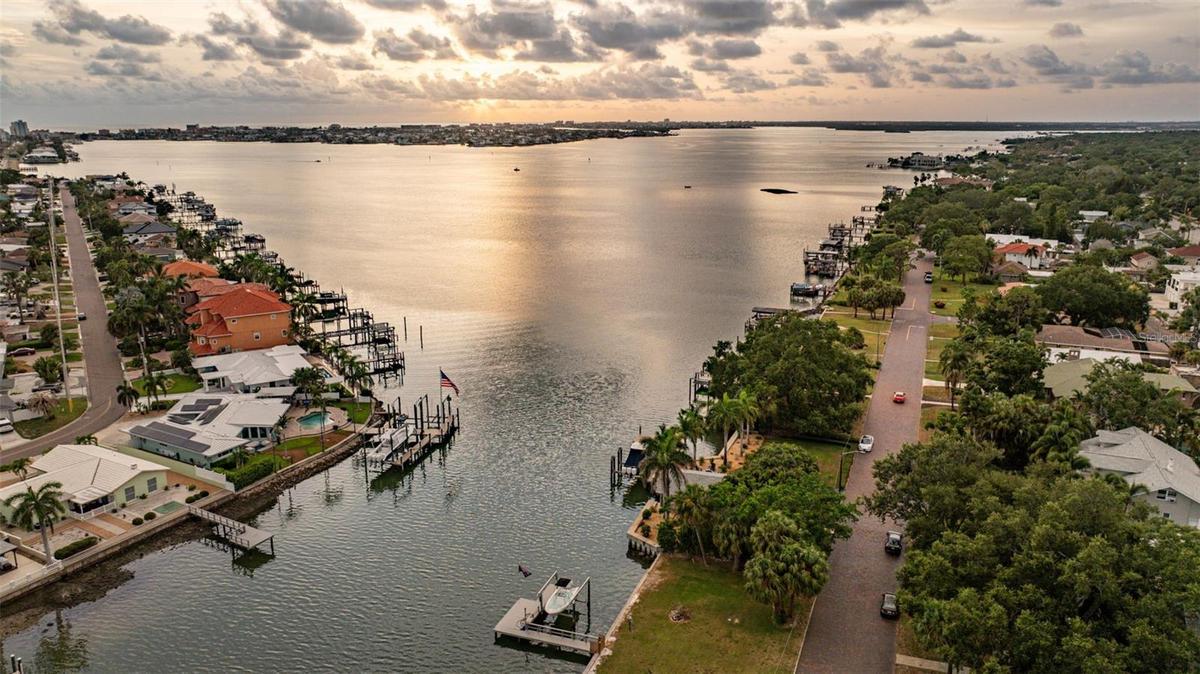 Sunset Park 1 block away on Boca Ciega Bay