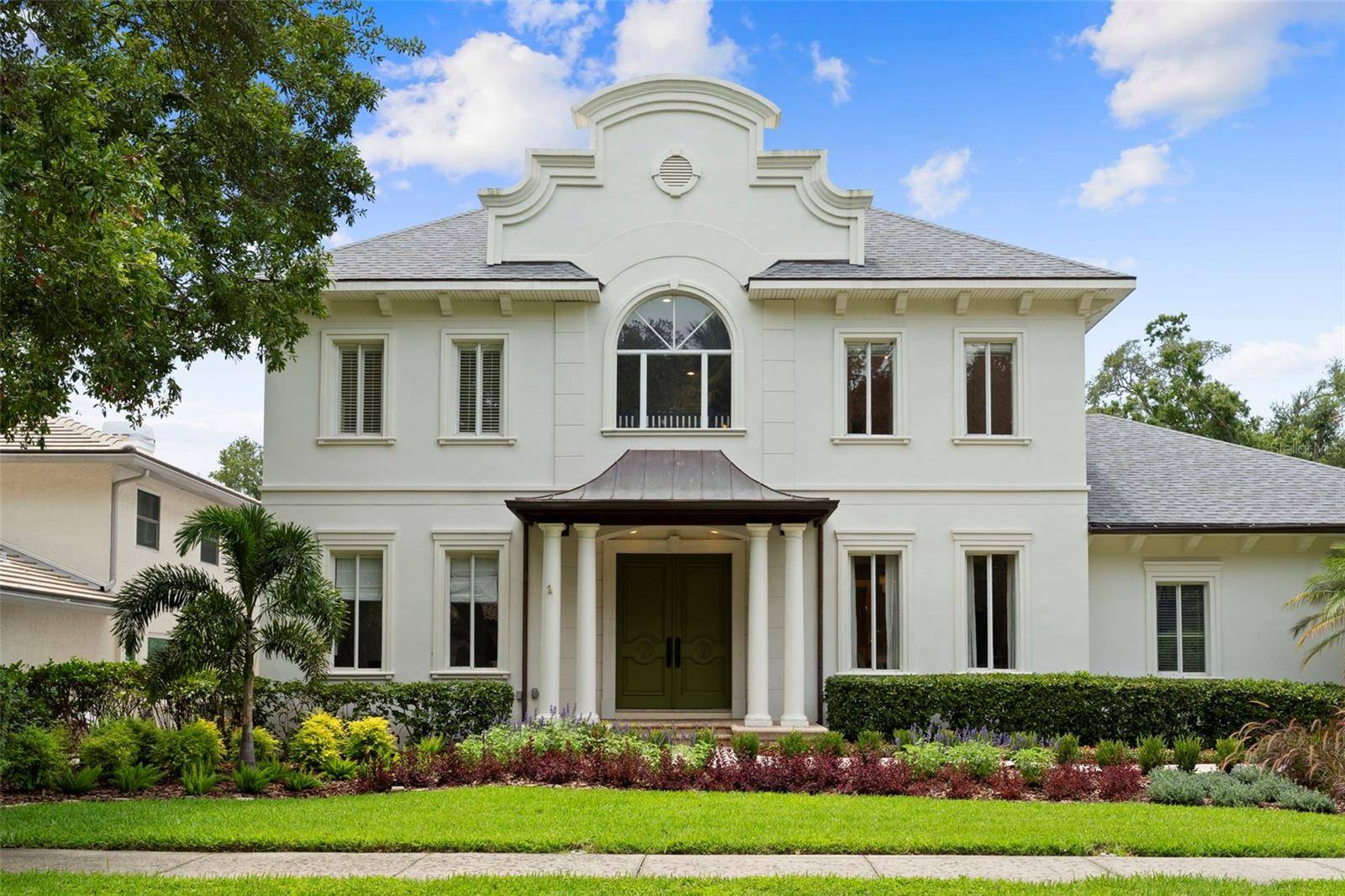 Under contract accepting backup offers.
