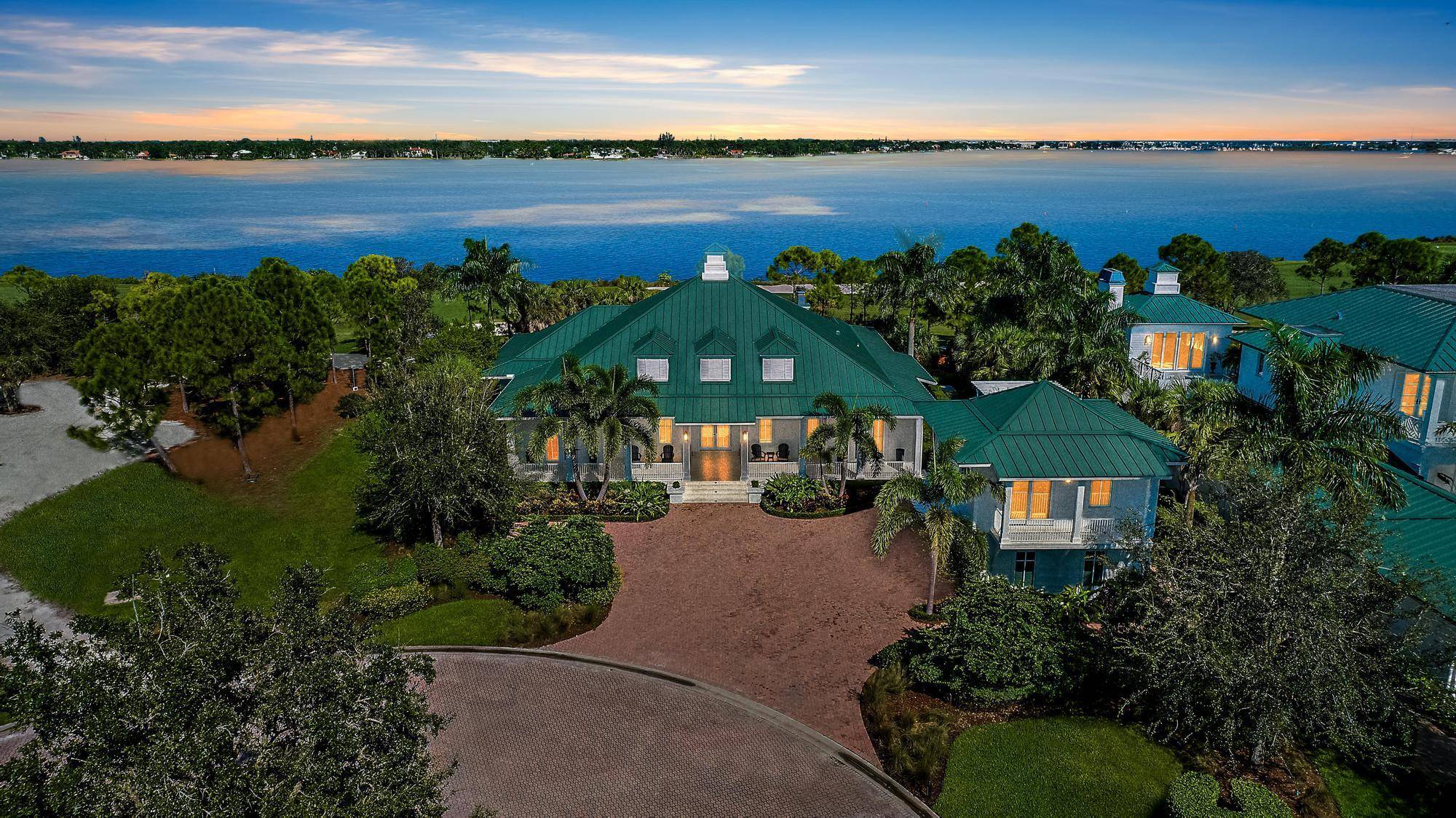 This is a rare opportunity to live in the highly coveted and sought after National Golf Club ''The Floridian''.