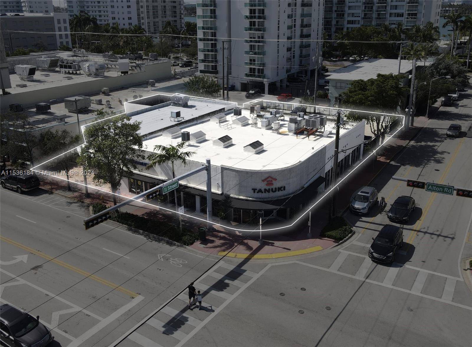 Future upside as market rents increase Consistent rental increases Future development site Onsite parking Immediate access to I 195 and I 95 Tenants Tanuki, OXXO Cleaners Eden Apotheke Minutes from ...
