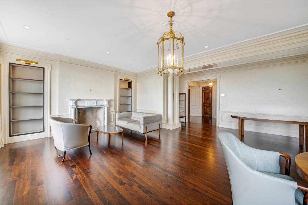 Perched on the 24th floor, this one of a kind property is located in one of the finest white glove prewar condominiums in the city.