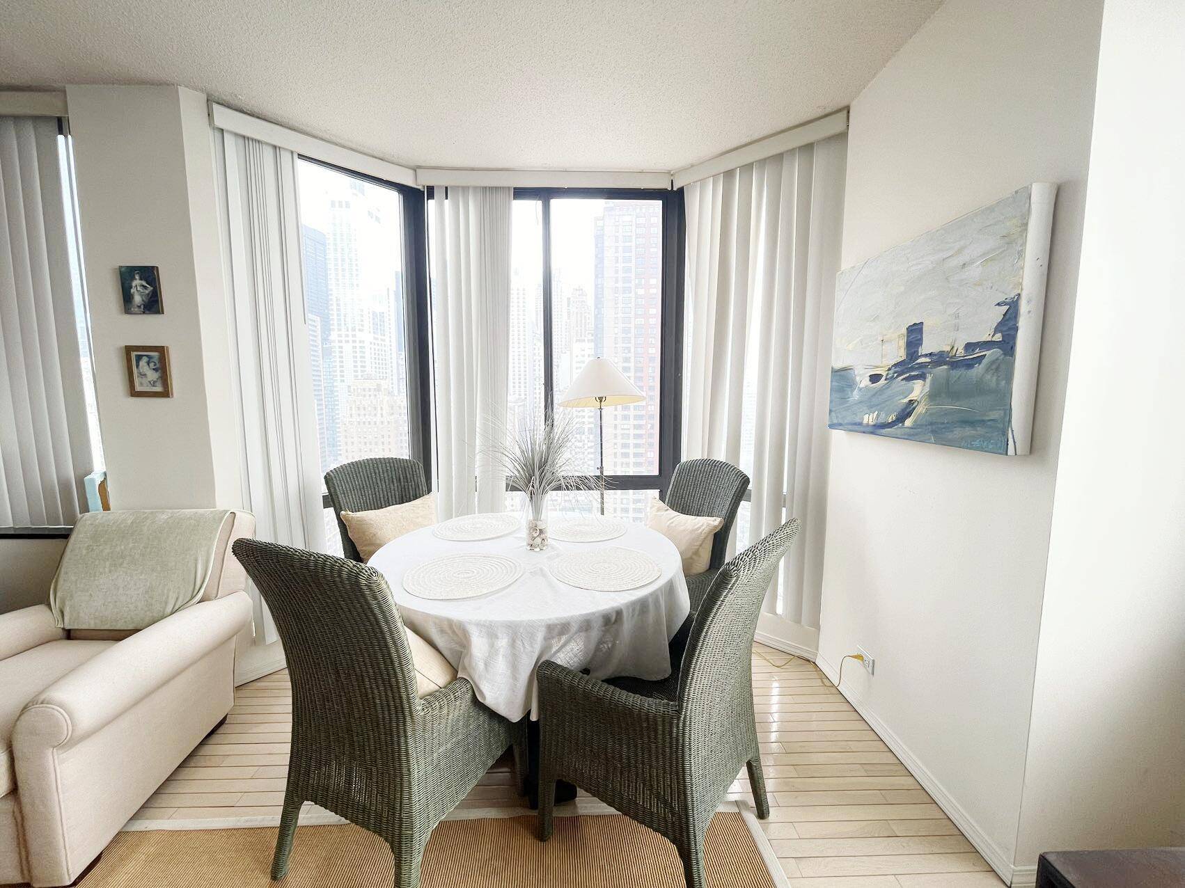 Direct Hudson River Views, Spacious living room, large windows, Sunny amp ; bright bedrooms and living room, P Condominium with 24 hr Concierge Service, Health Club amp ; Indoor Pool, ...