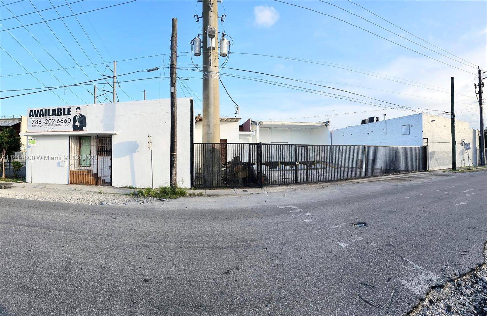This is a privileged opportunity to be part of the all new Allapattah Art District, these two adjacent parcels totals 13, 500SF on a combined 14, 500 SF of land.