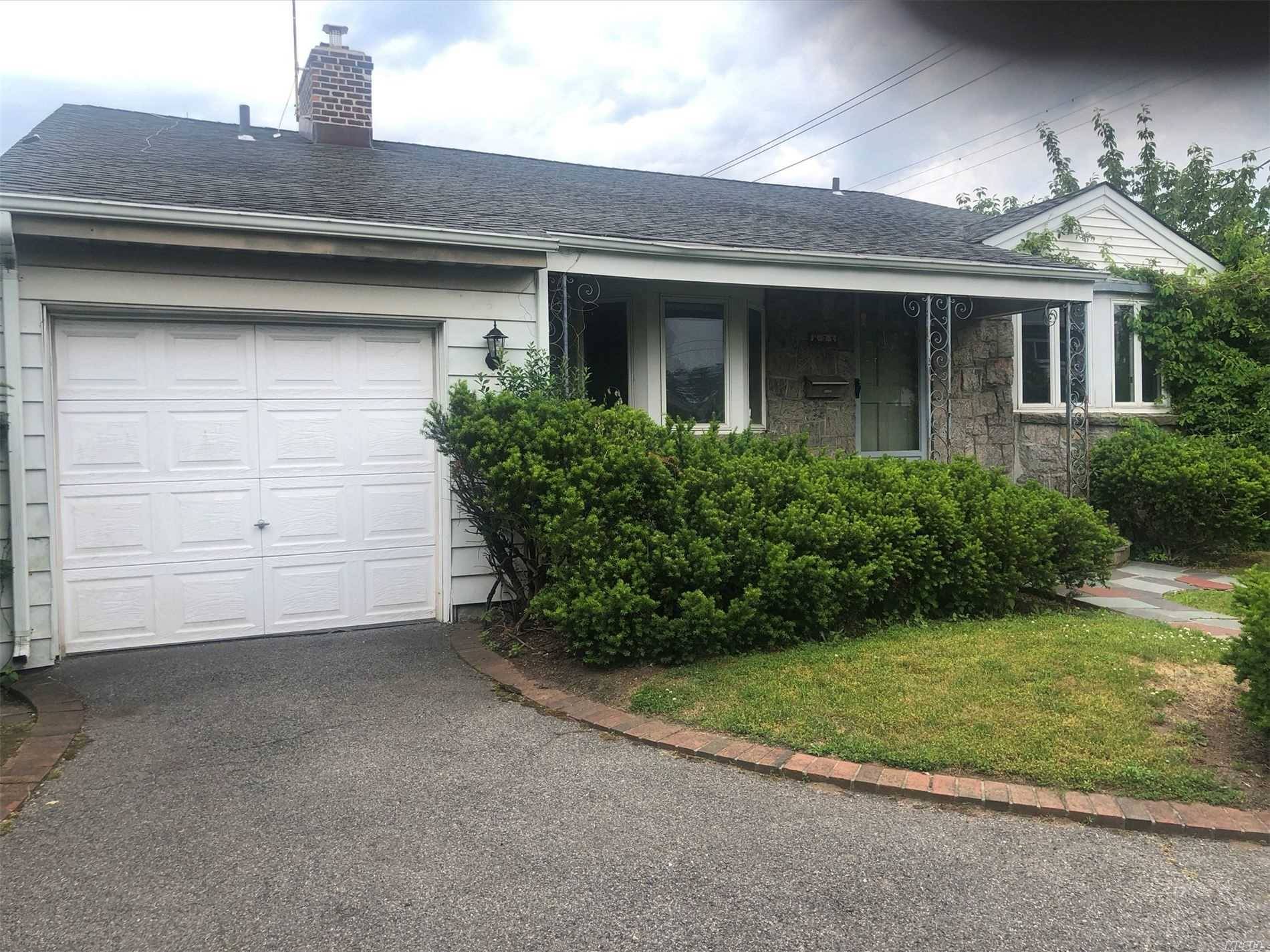 Spacious 6 Bedroom Home, LR W Vaulted Ceilings amp ; Fplc, Oversized Den W Fplc, Lg Family Rm, CAC, 5 Bedrooms On One Level, Close To RR, Shopping amp ; ...