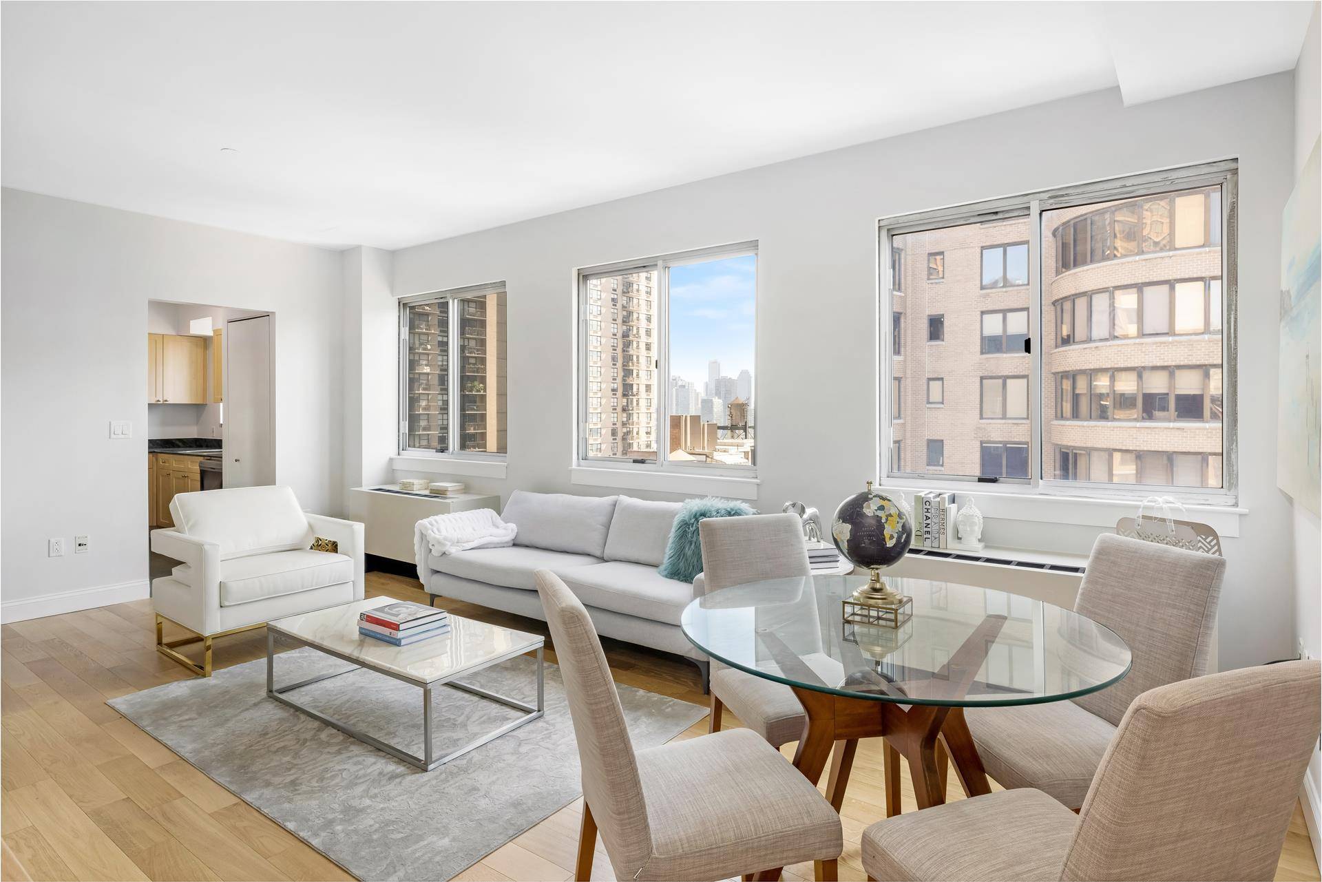 This high floor one bed, one and a bath duplex Condo offers stunnning city views from the East facing windows.