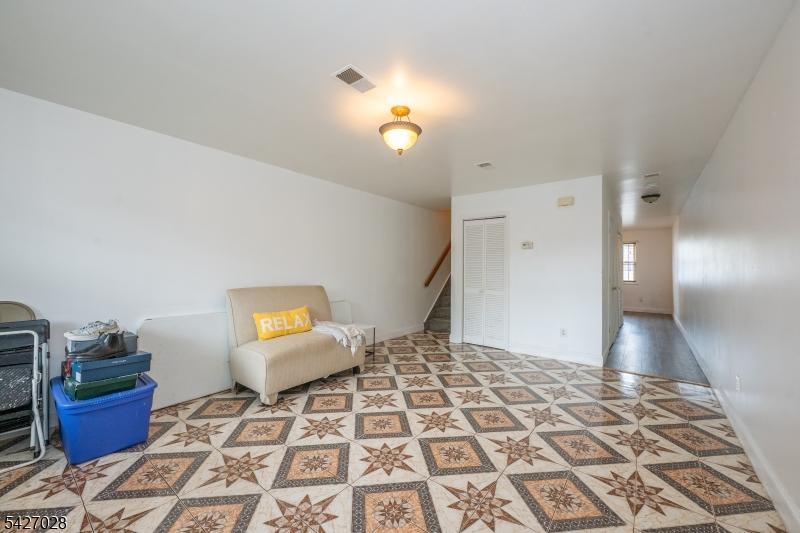 Living area unit 2