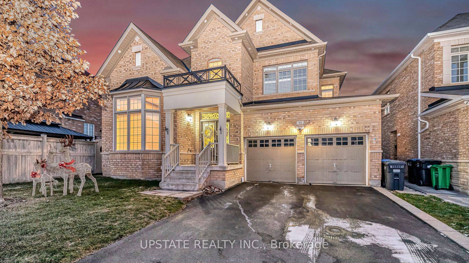 A captivating property in Credit Valley featuring 4 bedrooms den, and 4 bathrooms boasts luxurious details such as hardwood flooring, a fireplace, and a kitchen with a spacious island adorned ...