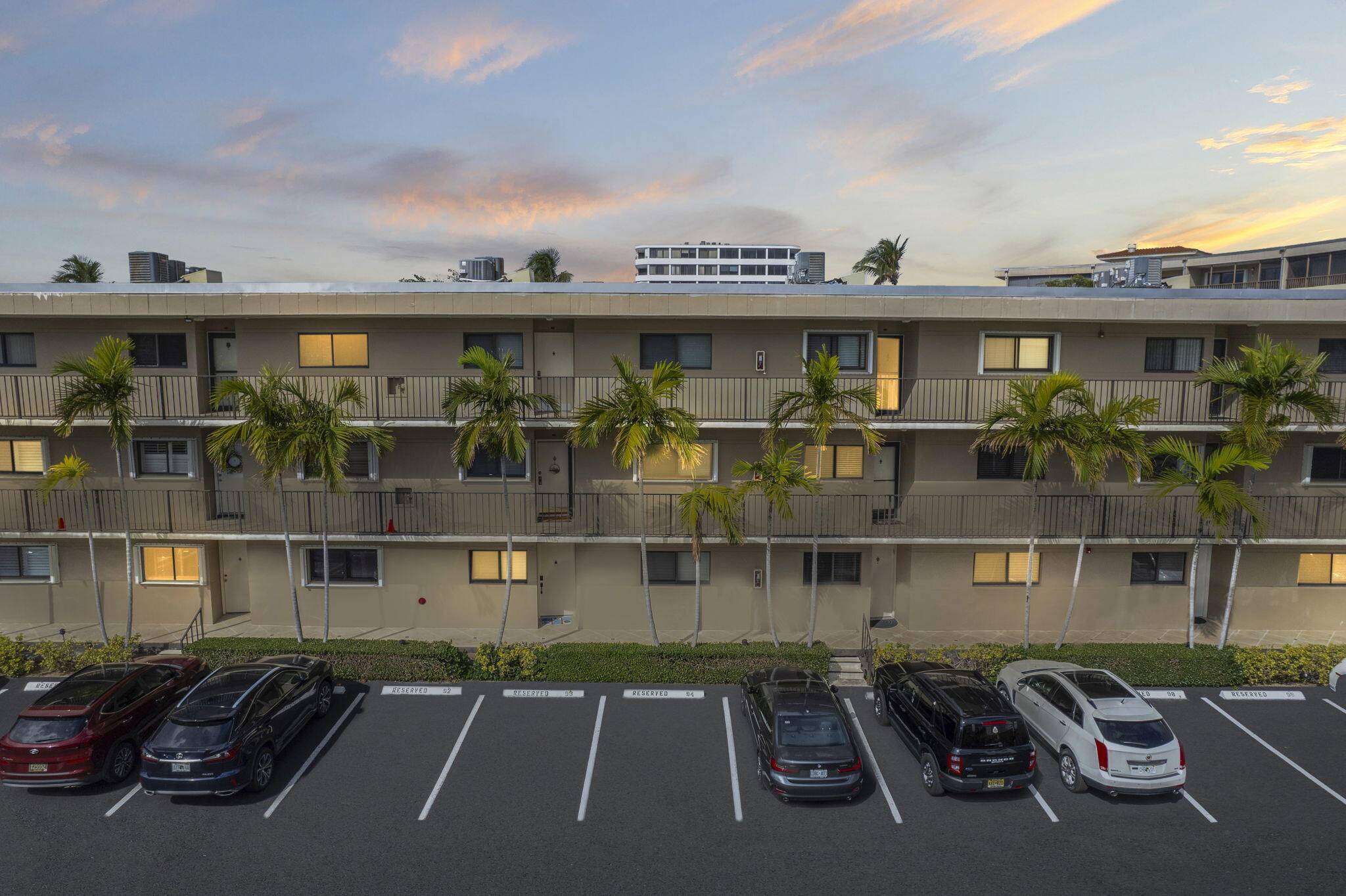 Welcome to your Tropical Paradise in the very desirable Southgate condominium.
