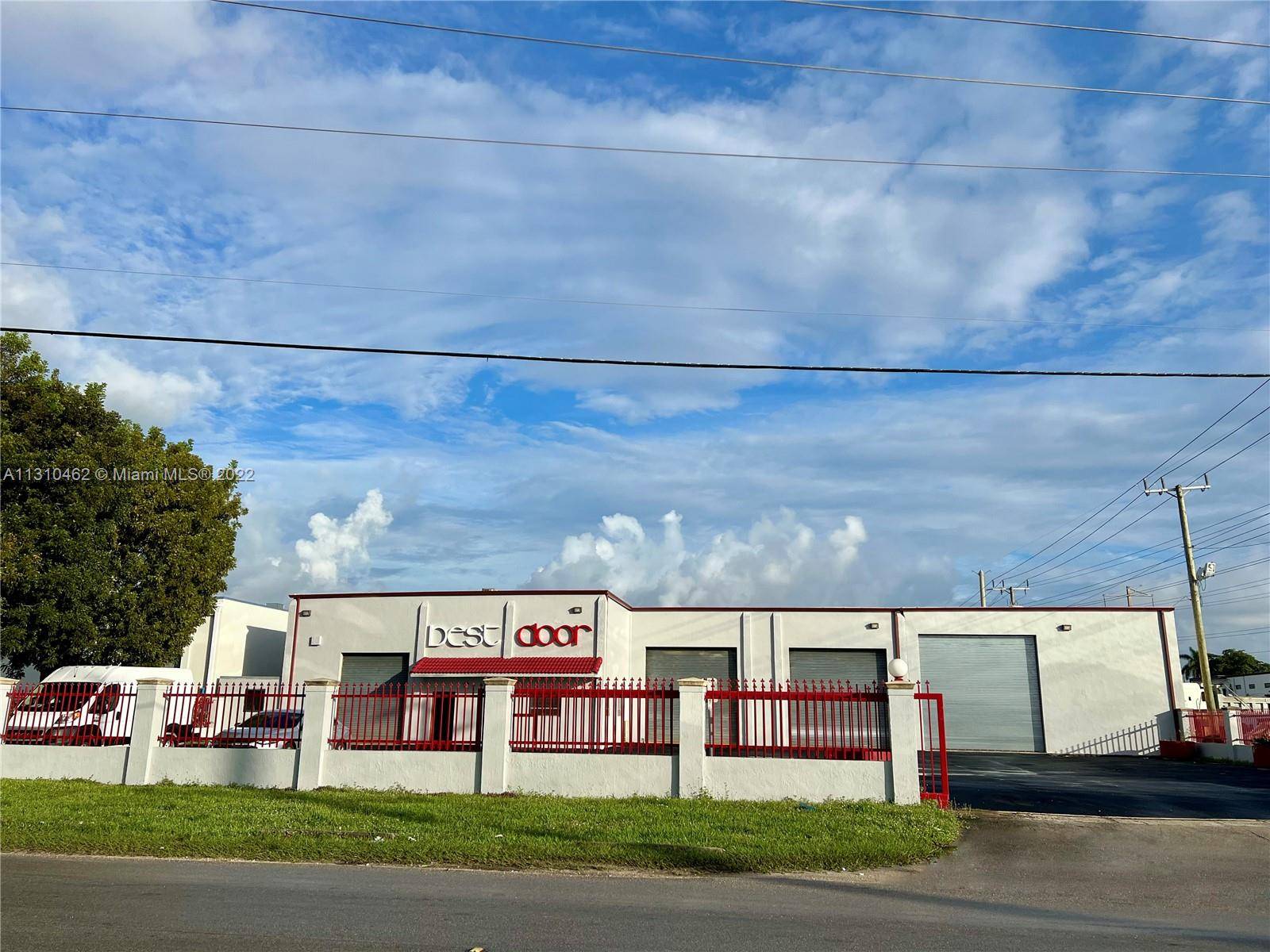 Fully Leased freestanding building in Doral.
