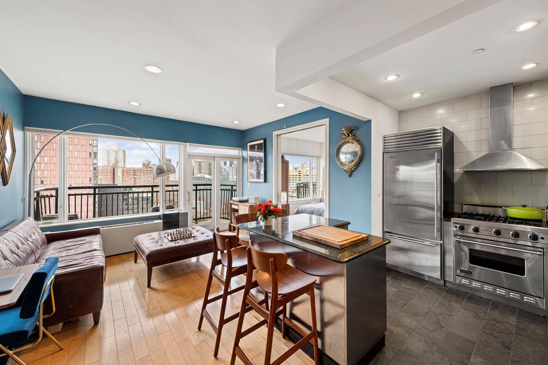 JUST LISTED ! Welcome to DUMBO.