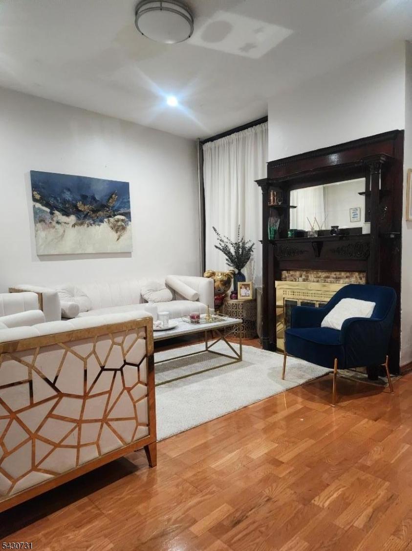 1st Flr Living Room