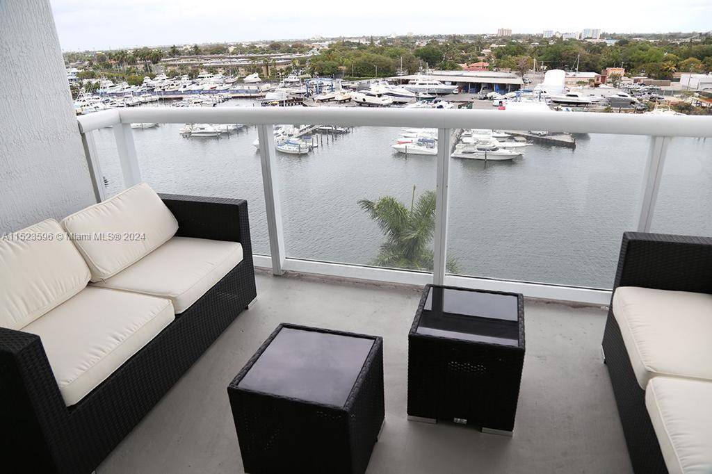 Luxury 3 bedroom 3 baths condo features open floor plan with spectacular sunset and city views of Miami River and Mimi City Skyline, spacious balcony, stainless steel kitchen appliances and ...