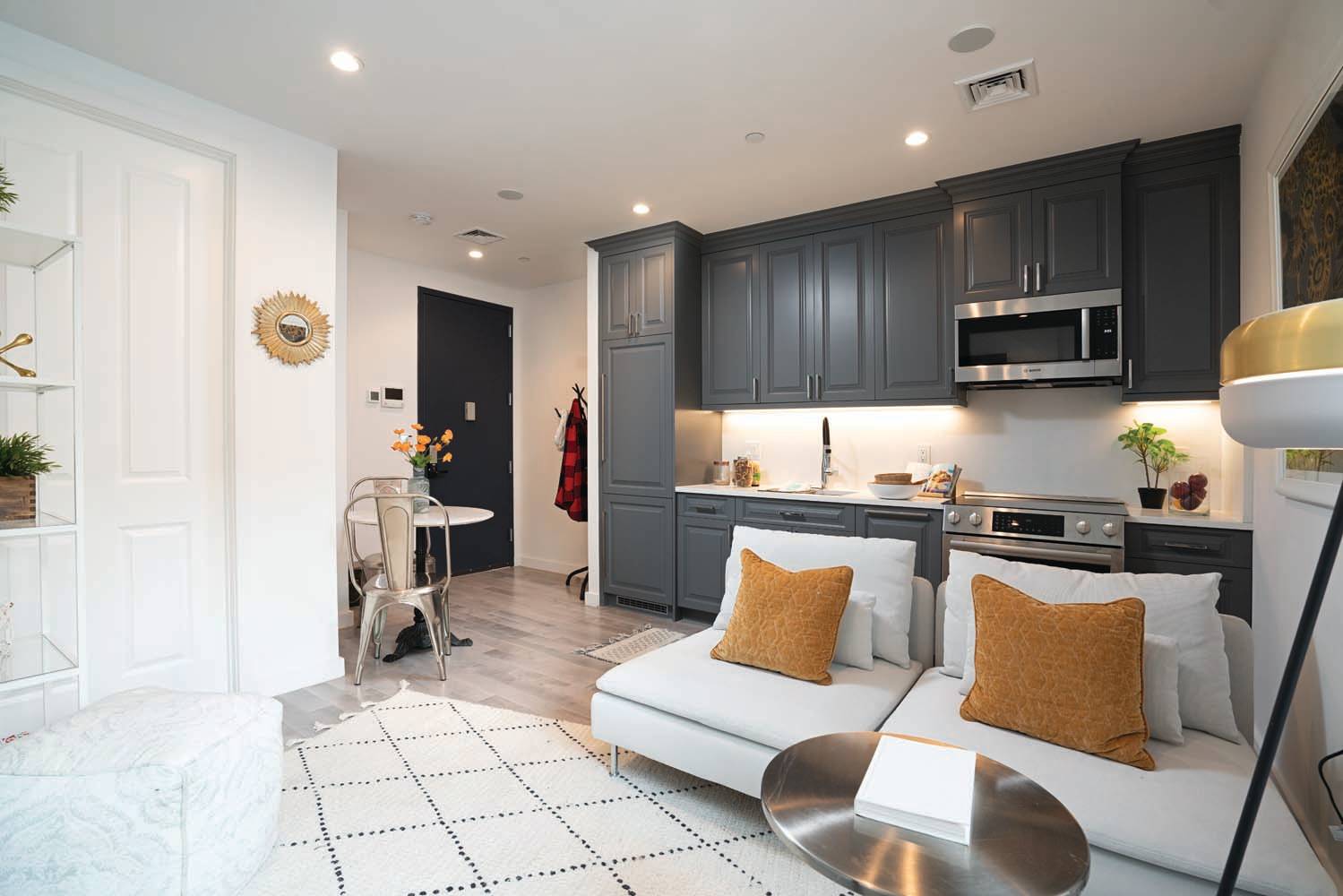 Welcome to 81 McGuinness A collection of 8 condo residences in the heart of Greenpoint, Brooklyn This STUDIO DUPLEX has a beautiful kitchen with Bosch and Fisher amp ; Paykel ...