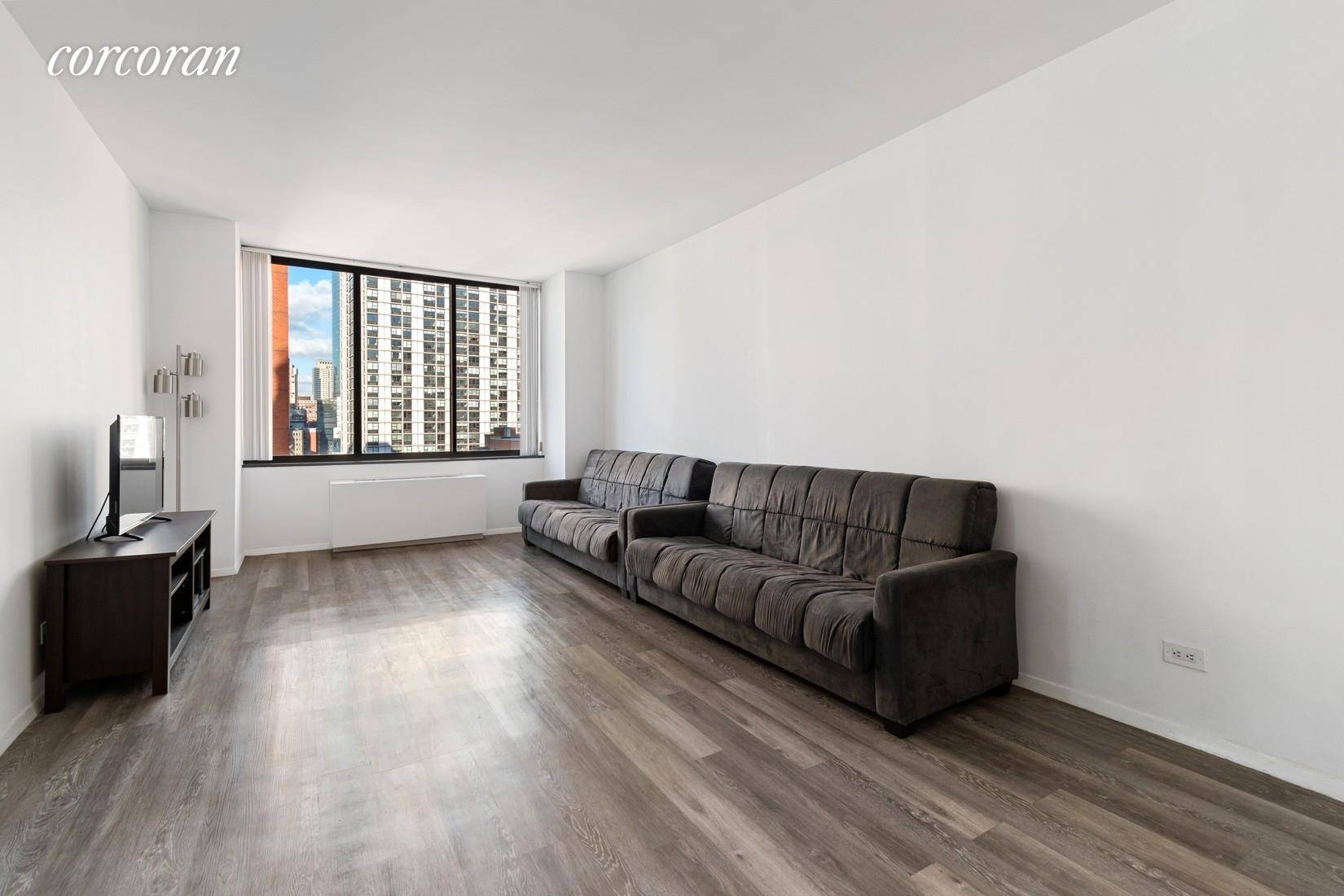 Wake up to breathtaking views of the Hudson River and Freedom Tower !