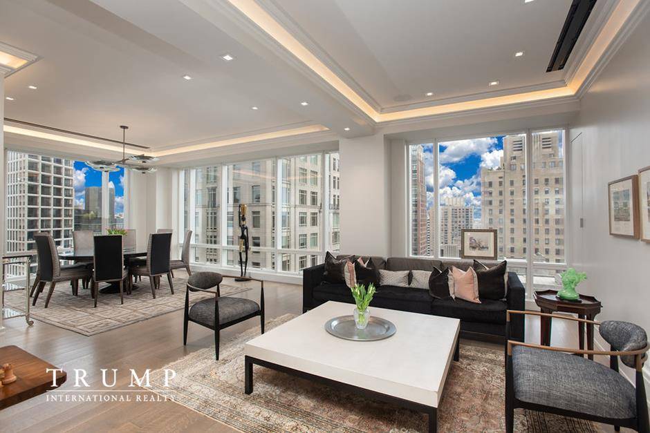 This apartment's unique layout is generously proportioned with an incredibly gracious entertaining area spanning close to 34 feet which accommodates both dining as well as the living room area.