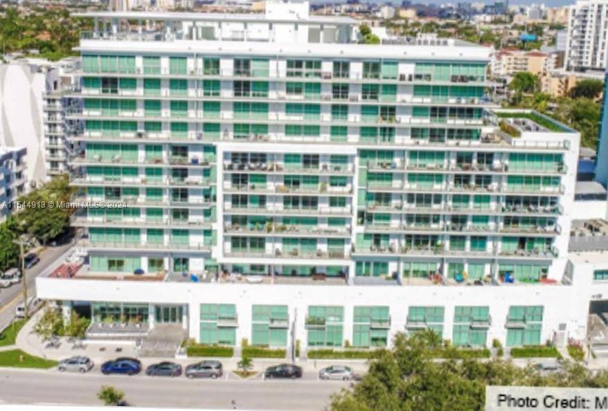 Wonderful full 1 1 unit with 459 sq ft covered terrace, 1 parking space, LeParc at Brickell a luxury, eco friendly boutique building located in front of Simpson Park, just ...