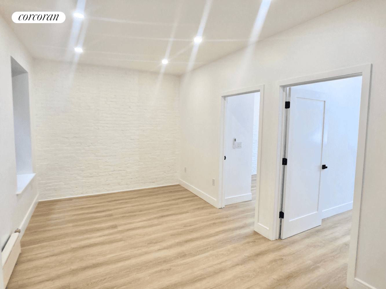 Hello beautiful, welcome to this newly gut renovated 2 bedroom with a spacious living room, in unit washer dryer and well proportioned equal size bedrooms.