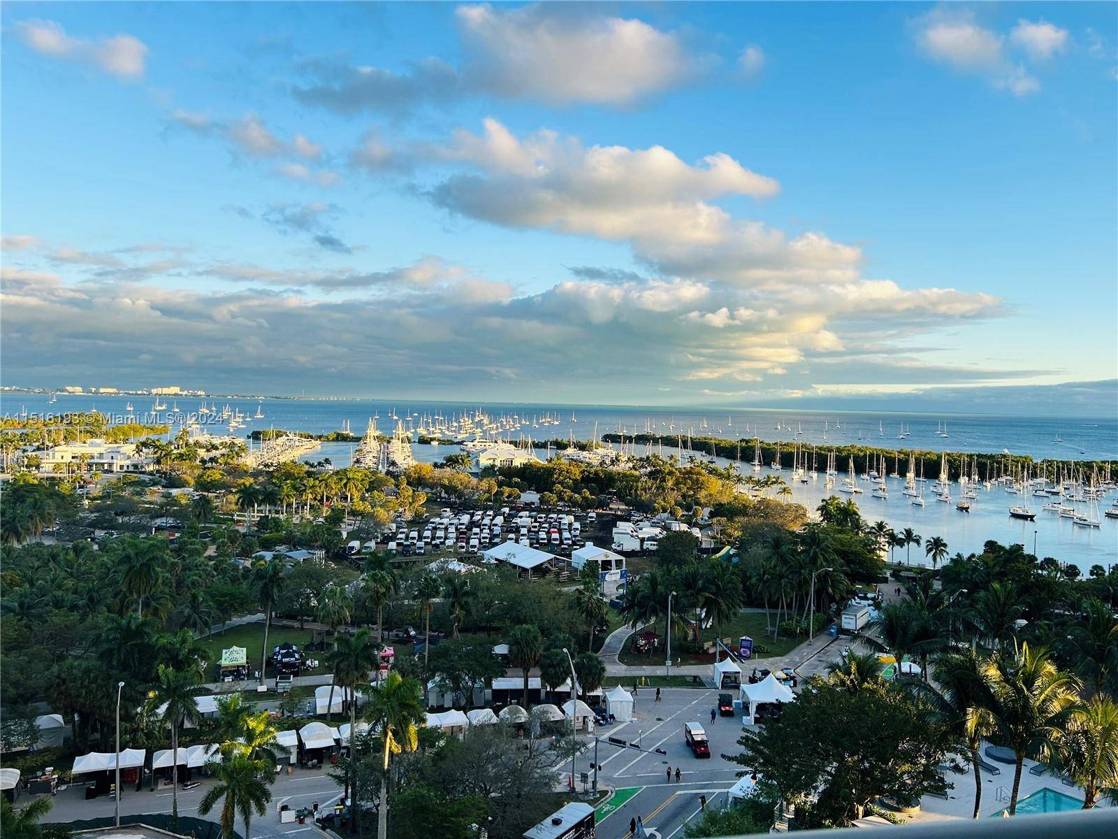 Welcome to your seasonal retreat in the heart of Coconut Grove !