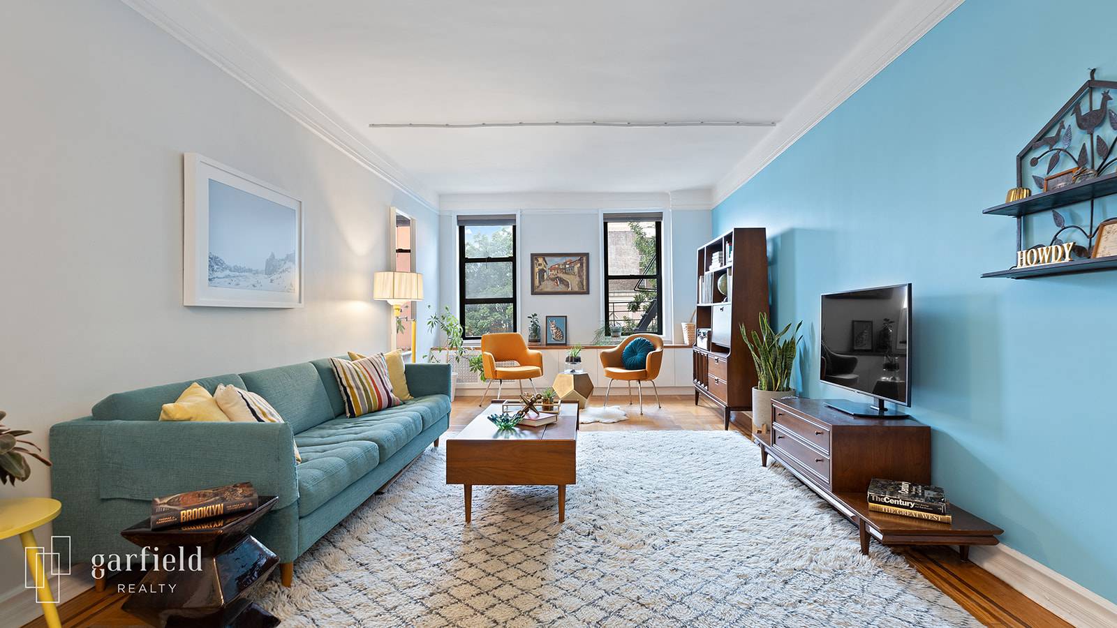 Boasting nine windows filtering three exposures, this sun filled, elegantly renovated pre war 1BR sits on a high floor of an elevator building and offers an expansive, flexible layout with ...