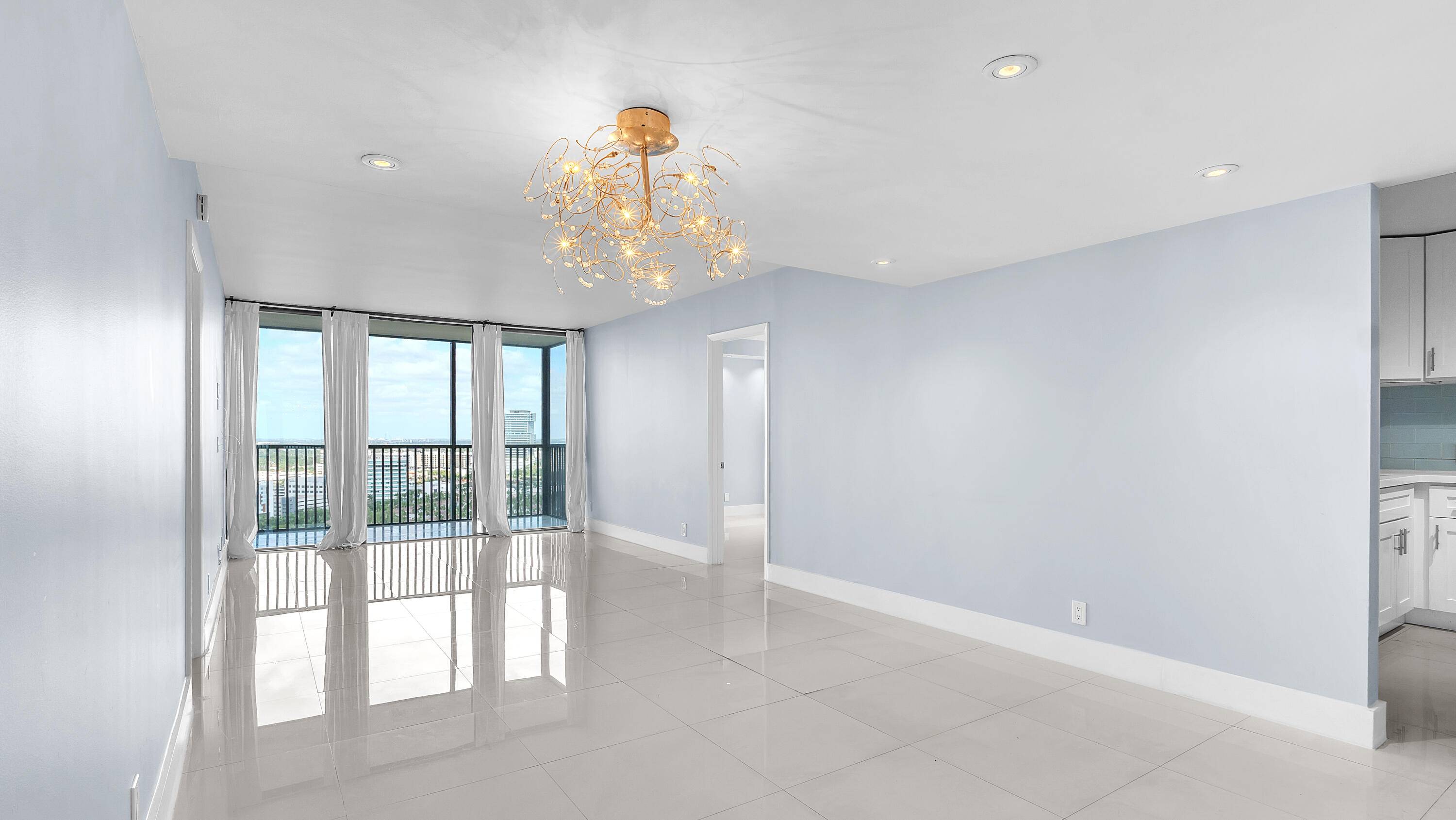 Welcome to Aventura ! Coronado Tower II is a gated all ages community in an exceptional location within walking distance to Aventura Mall and minutes from the beach, services, restaurants, ...