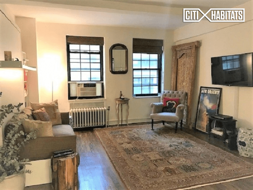 NEW EXCLUSIVE ! This is a gracious prewar 1 bedroom home located on east 22nd street between Park Avenue South and Lexington Avenue.