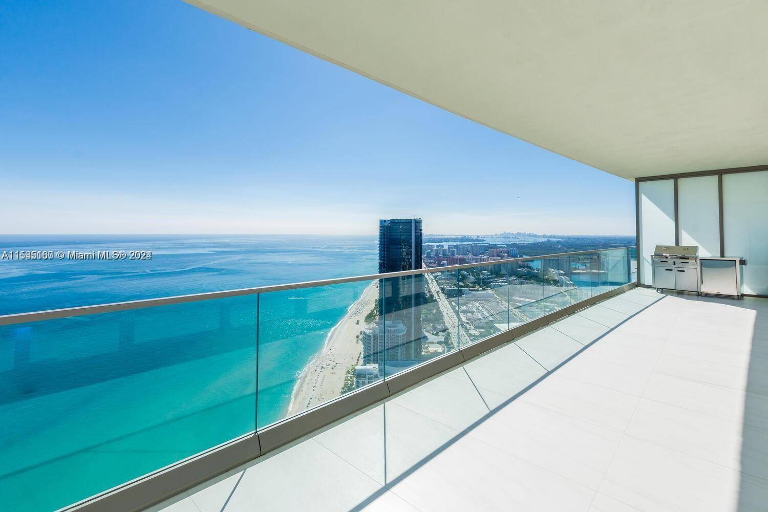 Spectacular Lower PH in Armani leaves you breathless with these stunning views from the Coastline to Captivating views of skyline w incredible sunset views.