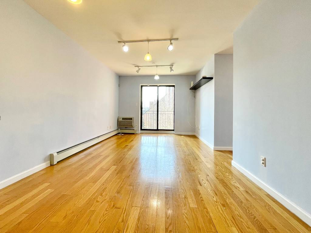 Bright and airy 2 bedroom 2 bath, located in quiet the Woodside neighborhood, featuring a private balcony off the living room and a private deeded parking space included in the ...