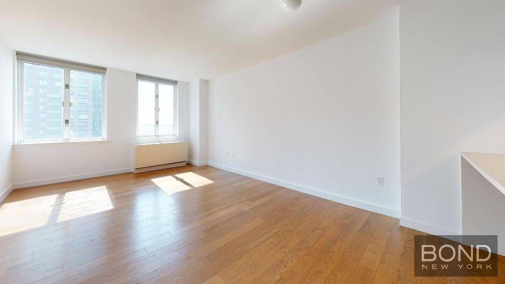 APPLICATION PENDING UNIT AVAILABLE JUNE 5 2024 Escape the hustle and bustle and come home to this spacious 1 bed 1 bath located in the heart of Battery Park City.