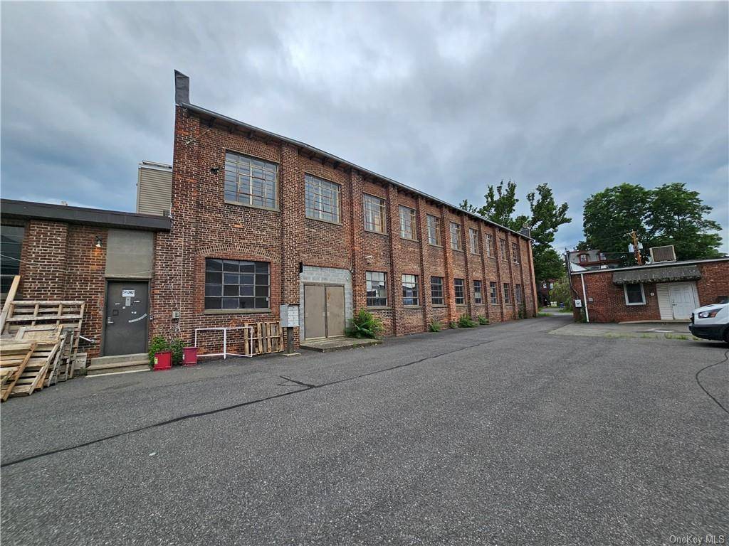 City of Kingston 30, 956 sq ft Light Industrial manufacturing, well maintained brick building on 1 Acre !