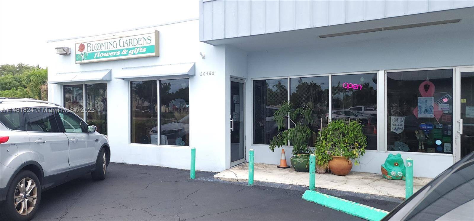A thriving flower shop in Cutler Bay, FL, is now for sale.