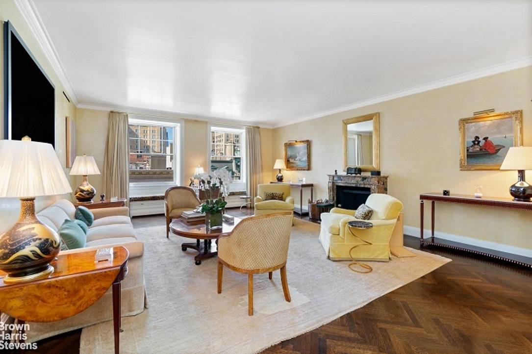 MINT PREMIER PREWAR COOPERATIVE OFF 5TH AVENUE Situated between Fifth and Madison Avenue, in a premier prewar cooperative, this magnificent Harry Heissmann designed 6 room residence features grandly scaled rooms ...