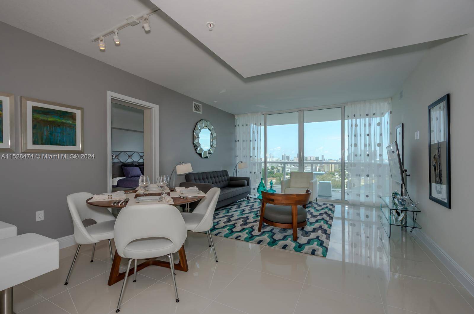 Luxury 1 bedroom Den 2 baths OPTION TO CLOSE DEN AND HAVE 2ND ROOM condo features open floor plan with spectacular bay and city views, spacious balcony, stainless steel kitchen ...