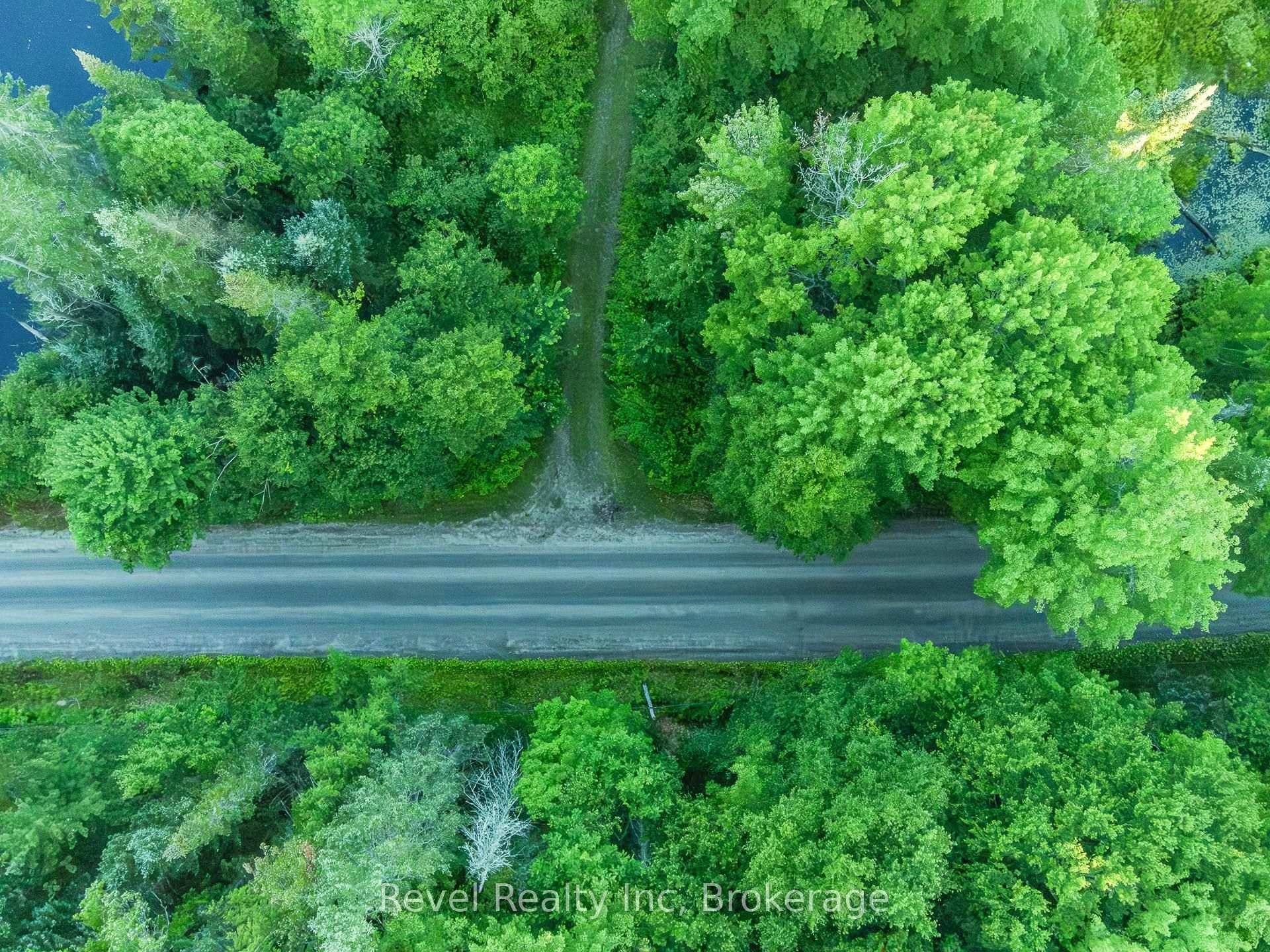 Welcome to your slice of Muskoka paradise !