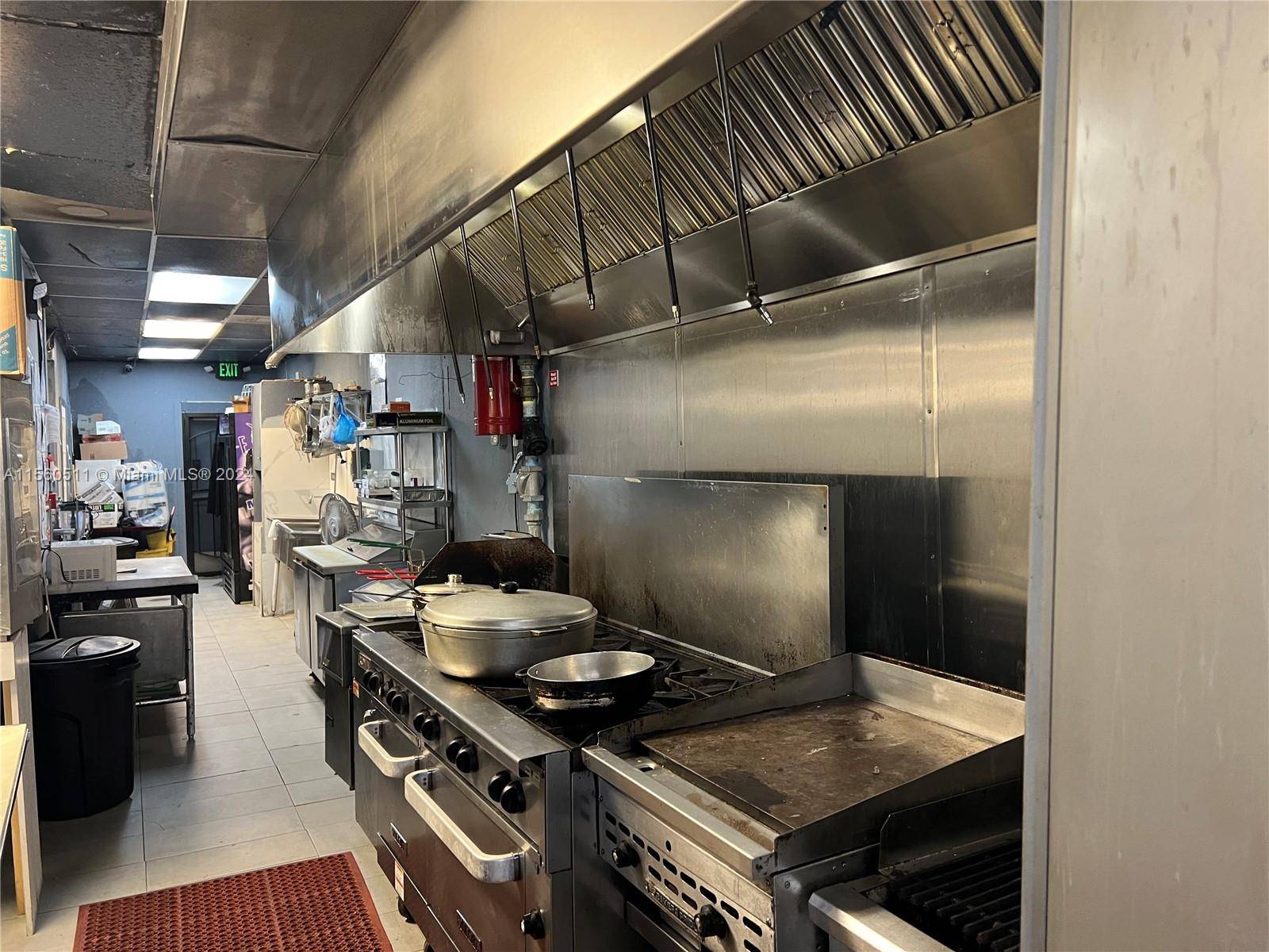 TAKE OUT RESTAURANT CARIBBEAN GRILL RESTAURANT FOR LEASE IN THE HEART OF HOLLYWOOD BLVD, FULLY EQUIPPED AND READY TO GO ALL LICENSES IN PLACE AND OPEN JUST 2 YEARS AGO ...
